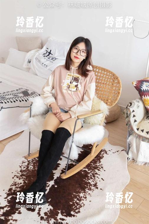 BoBoSocks袜啵啵-周周 BoBoSocks袜啵啵 - 周周的过膝靴:免费下载,让你欲罢不能的眼福