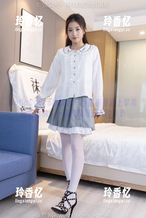 BoBoSocks袜啵啵 - 当甜甜圈遇上厚黑丝五指袜：一场原图与分享的奇遇