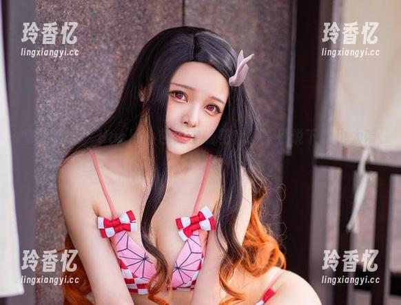 随便翻翻，Hachi小芭的宇崎花套图，别说下载也太带感了吧