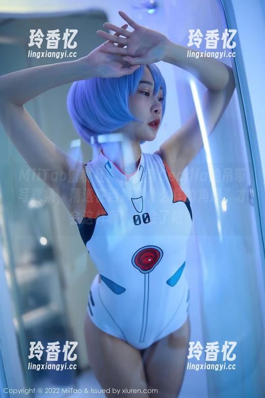 MiiTao蜜桃社 - 陆萱萱Cecilia的吊带写真集，精选在选择了什么样的角度，才会这样啊，太会了吧？