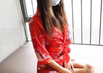 ROSI的新图集，嫩学妹制服美图，妥妥的捕获了我的目光