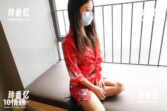 ROSI的新图集，嫩学妹制服美图，妥妥的捕获了我的目光