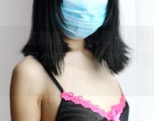 ROSI蕾丝底裤高清照就像一首抒情诗，太美我都想写个评论了，但自己到底要说啥呢？