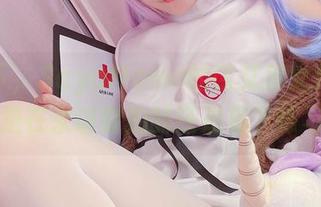 等一下，SayoMomo的诺艾尔女仆装图包，是在采访时拍的还是私下练习的？