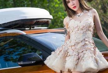 TouTiao头条女神 – 李丽莎把‘学姐’演绎得如此生动，真的是佩服得我五体投地！