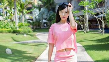 TuiGirl推女郎 – 看完胡允儿的这组女友图册，真的不会心甘情愿地想说点啥吗？