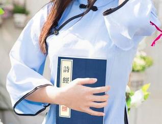 UGirls尤果网 – 办公室美图分享合集，王尔琳的独特风格总能让我反思，我的办公环境该不会是个小黑屋吧…