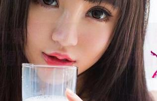 UGirls尤果网 – 最新图册：谭晓彤的姐姐范，显得那么“随意”，但透着股傲娇