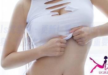 UGirls尤果网 – 更新！看赵伊彤在旗袍里“变身”优雅女神，衣服有这么重要吗？