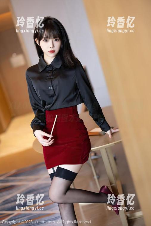 XIAOYU语画界 - Chery绯月樱的校服胆量：敢更新的原图才是真正的胆大包天？