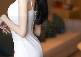 XIAOYU语画界 – 无圣光，只留程程程的旗袍与我们共舞于夜色中。