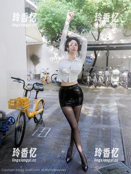 Xiuren秀人网 - 奈汐酱nice：不只是一位博主，她的女王美图已经盖过皇室了吧？