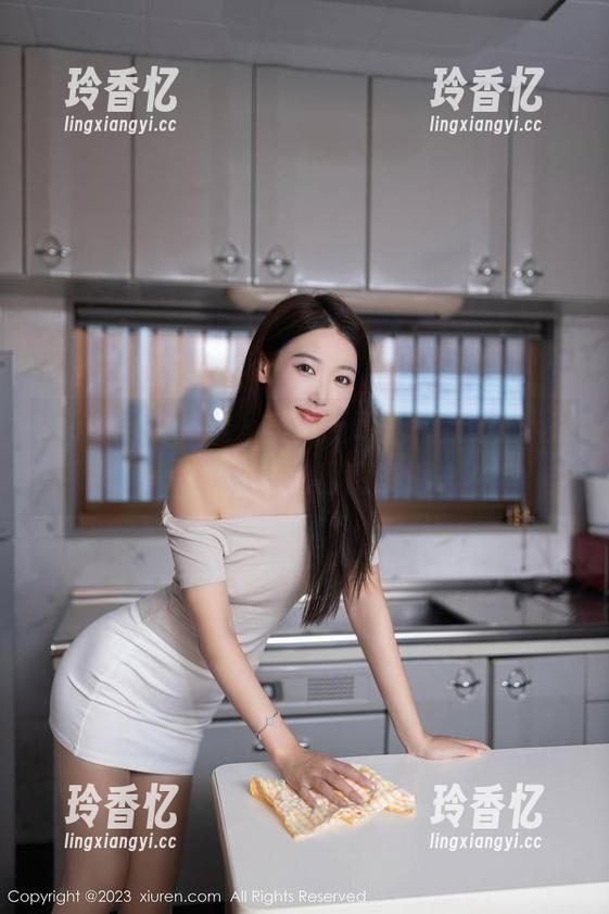 Xiuren秀人网 - 美图新玩法，奈汐酱nice与灰丝的甜蜜邂逅