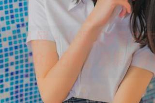Xiuren秀人网 – 小逗逗拿着内衣写真在征服观众的日常，效果拔群！