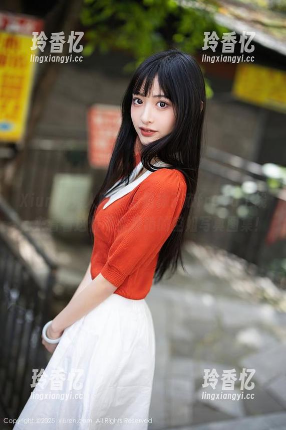 Xiuren秀人网 - 空姐林子欣freya上线，来看看这位不会推销的空姐写真图集！