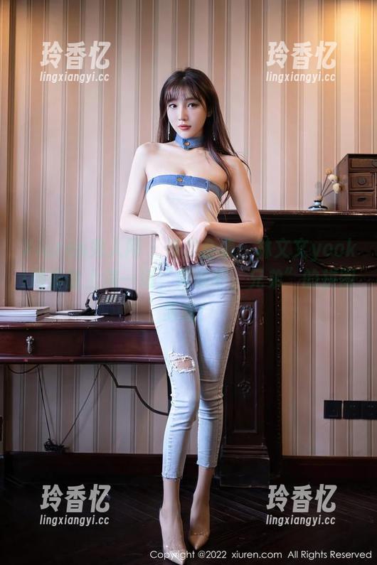 Xiuren秀人网 - 裸足合集：林文文yooki用脚趾上演一场“奔跑吧，兄弟”的拼图游戏！