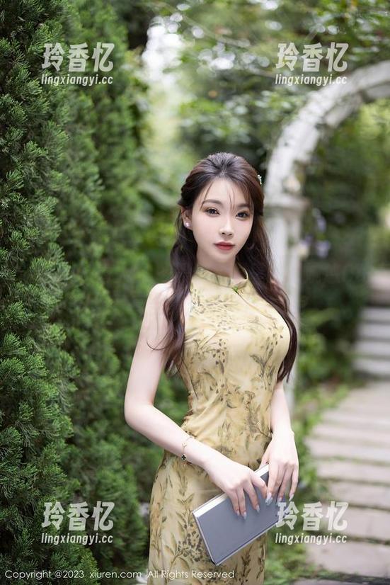 Xiuren秀人网 - 黑色花园里的王婉悠Queen写真合集：就问你牛吗？