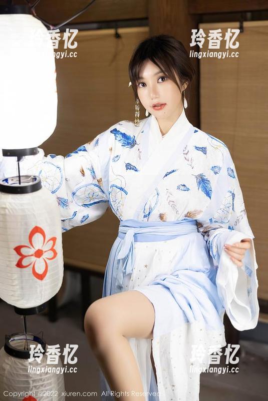 Xiuren秀人网 - 糖豆sisi的透明篇：图片分享中，波光粼粼的美感扑面而来！