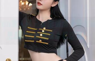 Xiuren秀人网 – 套图满满水花四溅，绮里嘉Ula泳池戏水看这里！