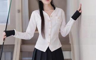 Xiuren秀人网 – 雪瑞Lisa与女王气质碰撞的美图，让我想考考我的审美底线。