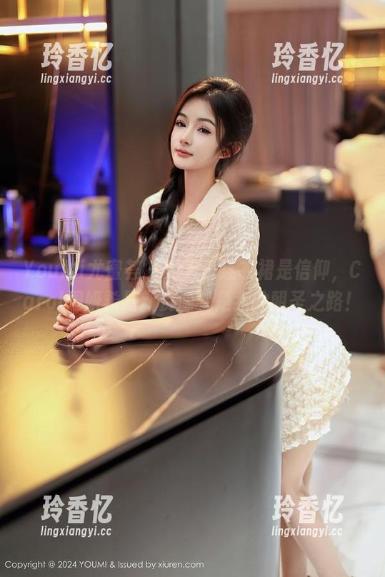 YouMi尤蜜荟 - 如果说连衣裙是信仰，Carol周妍希最新资源就是我的朝圣之路！