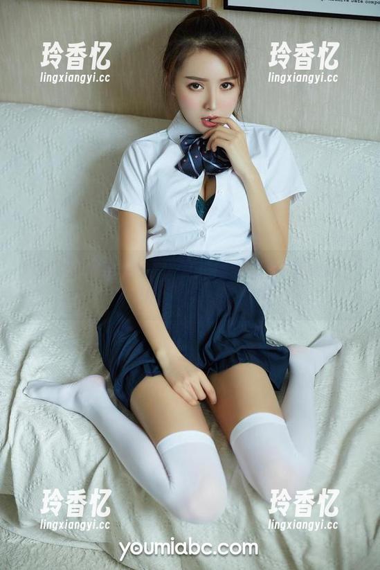 YouMi尤蜜荟 - 费若拉比基尼图集精选：偶尔的风和它的调皮