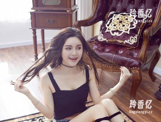 YouWu尤物馆 - 图库好像小白兔，下载一张温心怡的纯白照，我都不敢吃它！