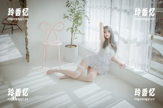 原图下载功能全民皆知，Yuna(윤아)的SAINTPhotolife–济州故事又要火了！