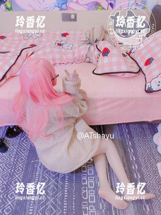 at鲨鱼的小背心作品，总让人不由自主地想多看几眼，这可是好料！