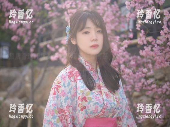 狠狠看这红裙的图片，任凭目光游荡，wuyo(우요)可真会选，精选。