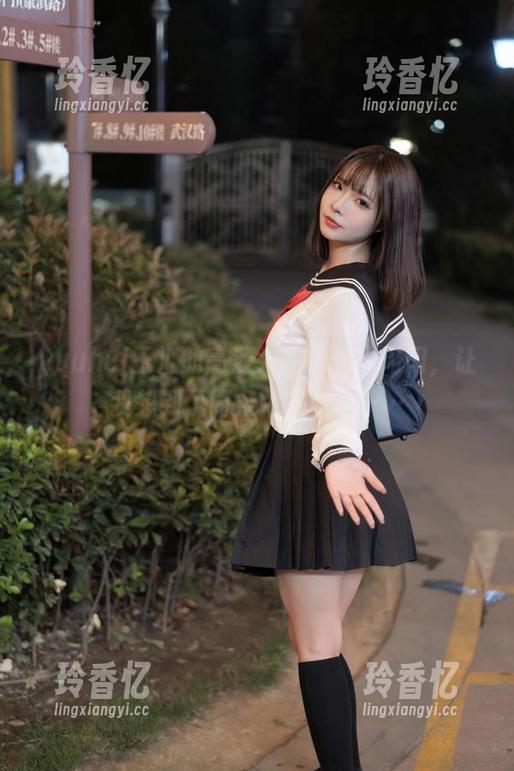 yuuhui玉汇的高清大作！油光闪闪，让我想到了面条上的油脂……