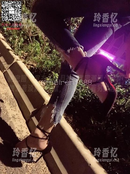 微密圈 - 皮衣与丝月神的甜蜜邂逅：写真散发着淡淡的幽默，图集跳动着另类活力。
