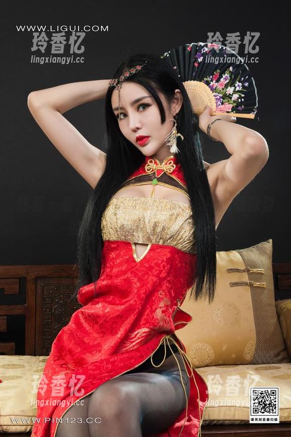 丽柜 - 看，Kiki在锻炼！图集中有最新型的‘边吃边动’运动法！
