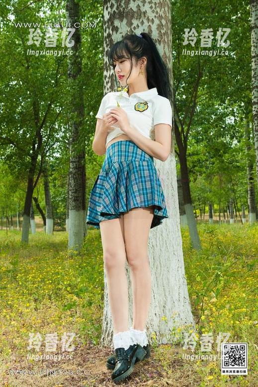 丽柜 - 哦，今天可馨又更新，一场美图与颜丝的荒诞大戏