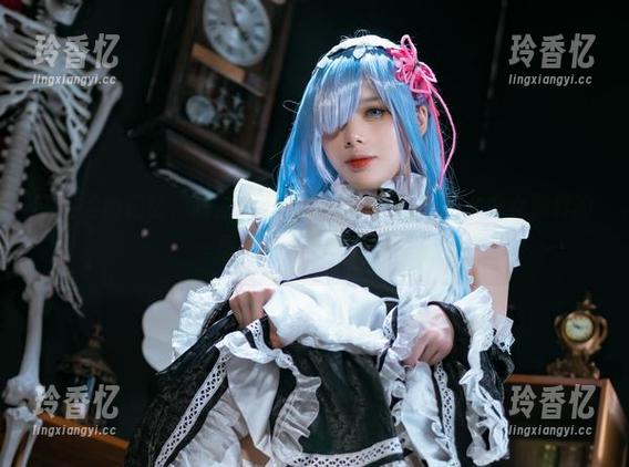 闪电般的记忆，九言从不咕咕的原图里教室JK少女别样的一面，真心想和她聊聊。