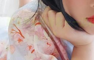 你烨烨，黑猫少女的背影——这样不怕天敌吗？