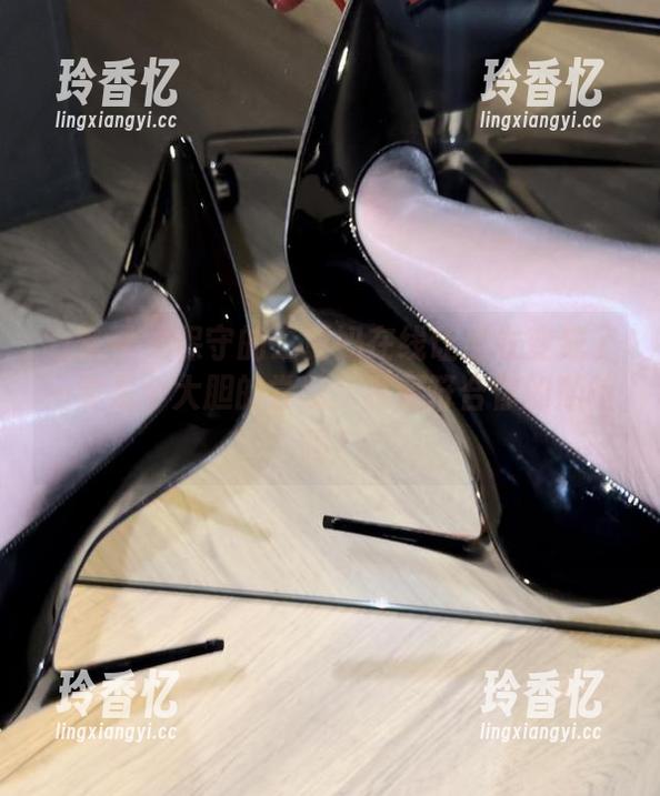 微密圈 - 保守的二舅妈在线让皮衣变成了…真是个大胆的尝试，资源符合你的期待吗？