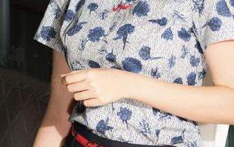 克拉女神 – 水花四溅！更新姜璐的泳池大片，让眼睛喝个水