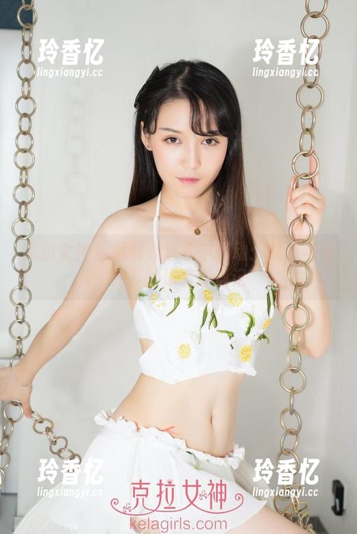 克拉女神 - 孟君在泳水中舞动：美图与日光下的泳装奇遇记