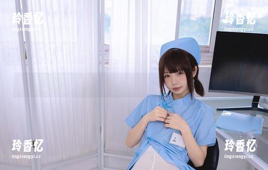 十万珍吱伏特发布了新图片，妹抖神态让人移不开眼睛，快来分享！