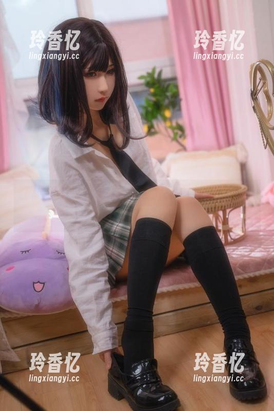 在线欣赏可可老师的美图：巫女入浴，魔法贵气