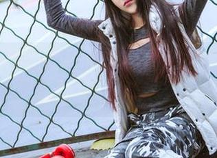 头条女神 – 李丽莎和她的白衬衫，图集不就是以‘特别’为名吗？