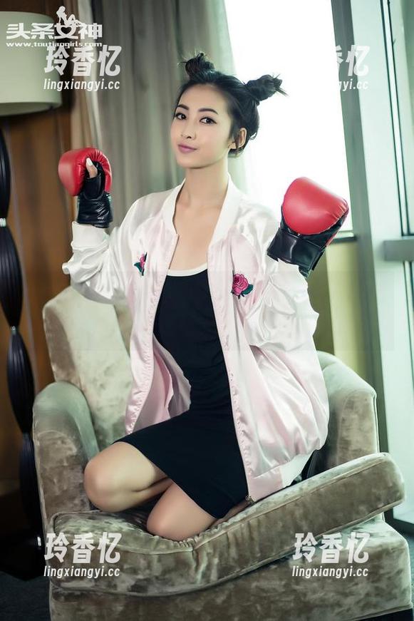 头条女神-童安琪 头条女神 - 童安琪的旗袍合集,照片里的她总是让人多看一眼