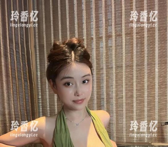微密圈 - 奶雯的九月系列，让免费原图为你的秋季增添一丝“色彩”？