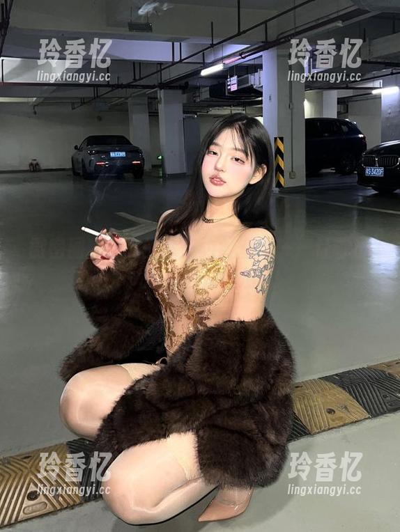 微密圈 - 小u优优子豹纹壁纸——让你的屏幕活力四射