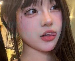 微密圈 – 中秋女仆的朱唇皓齿，小优优子的私拍构图颠覆你的审美。