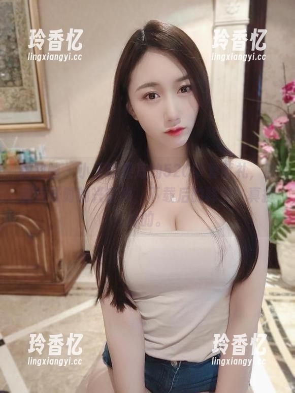 微密圈 - 小玉吃果冻的520挚爱献礼，原图点开时的兴奋感，下载后的释然，真挺妙的。