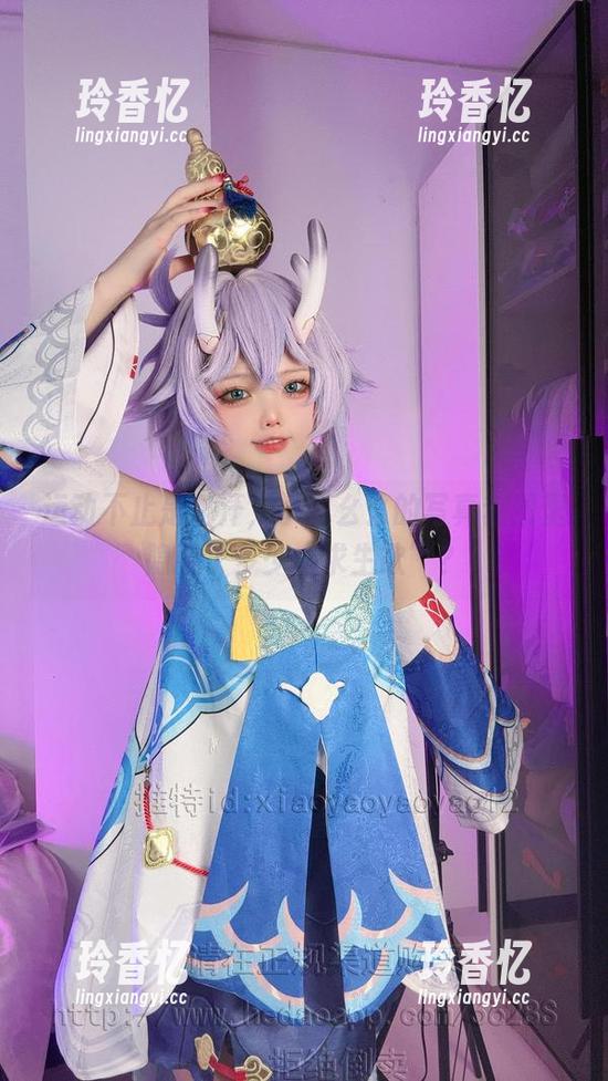 运动不止是出汗，小瑶幺幺的写真套图里隐藏了多少“求生欲”？