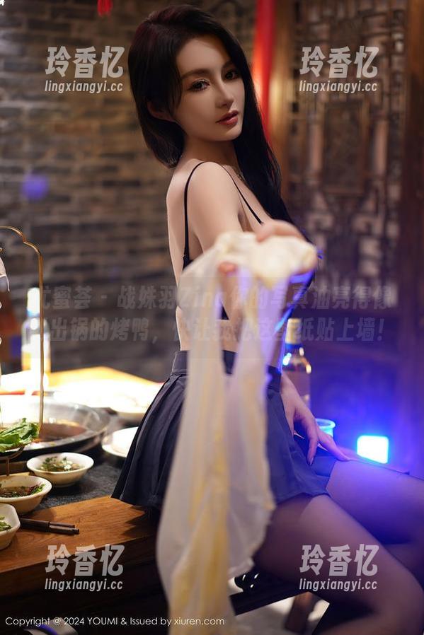 尤蜜荟 - 战姝羽Zina你的写真油亮得像刚出锅的烤鸭，快让我把这壁纸贴上墙！
