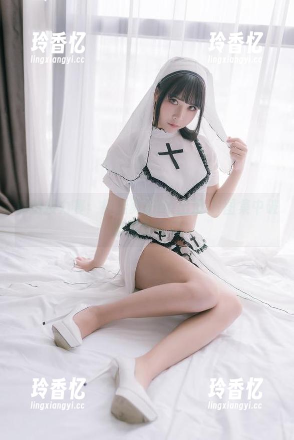 私拍接力赛：抱走莫子aa出没!!!图集中破解巫女密码